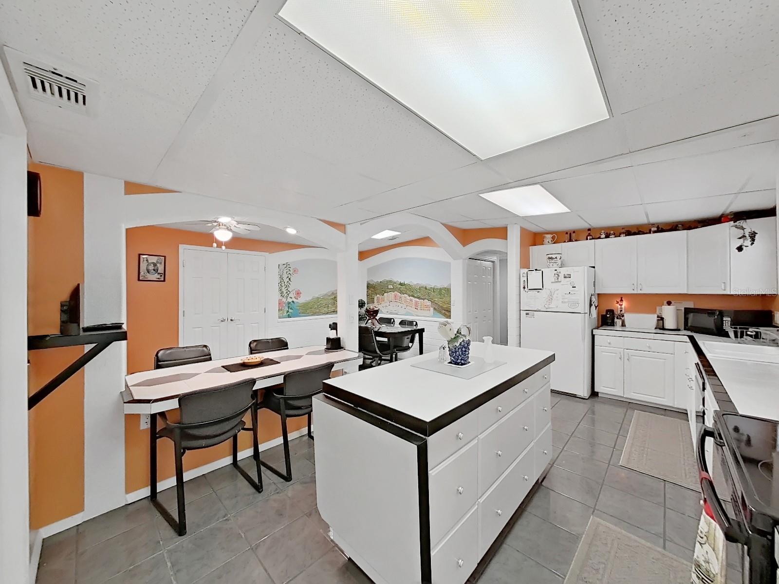 Image 24 of 56 For 4886 Deerwood Dr