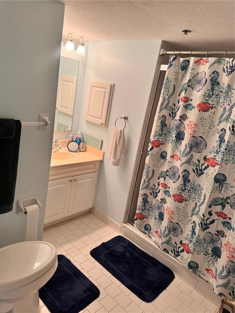 Image 30 of 44 For 23465 Harborview Road 824