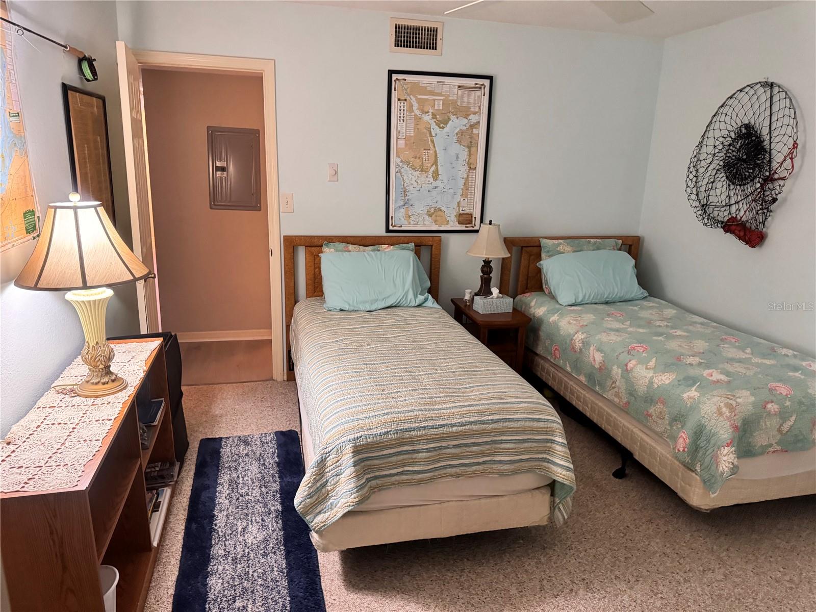 Image 32 of 44 For 23465 Harborview Road 824