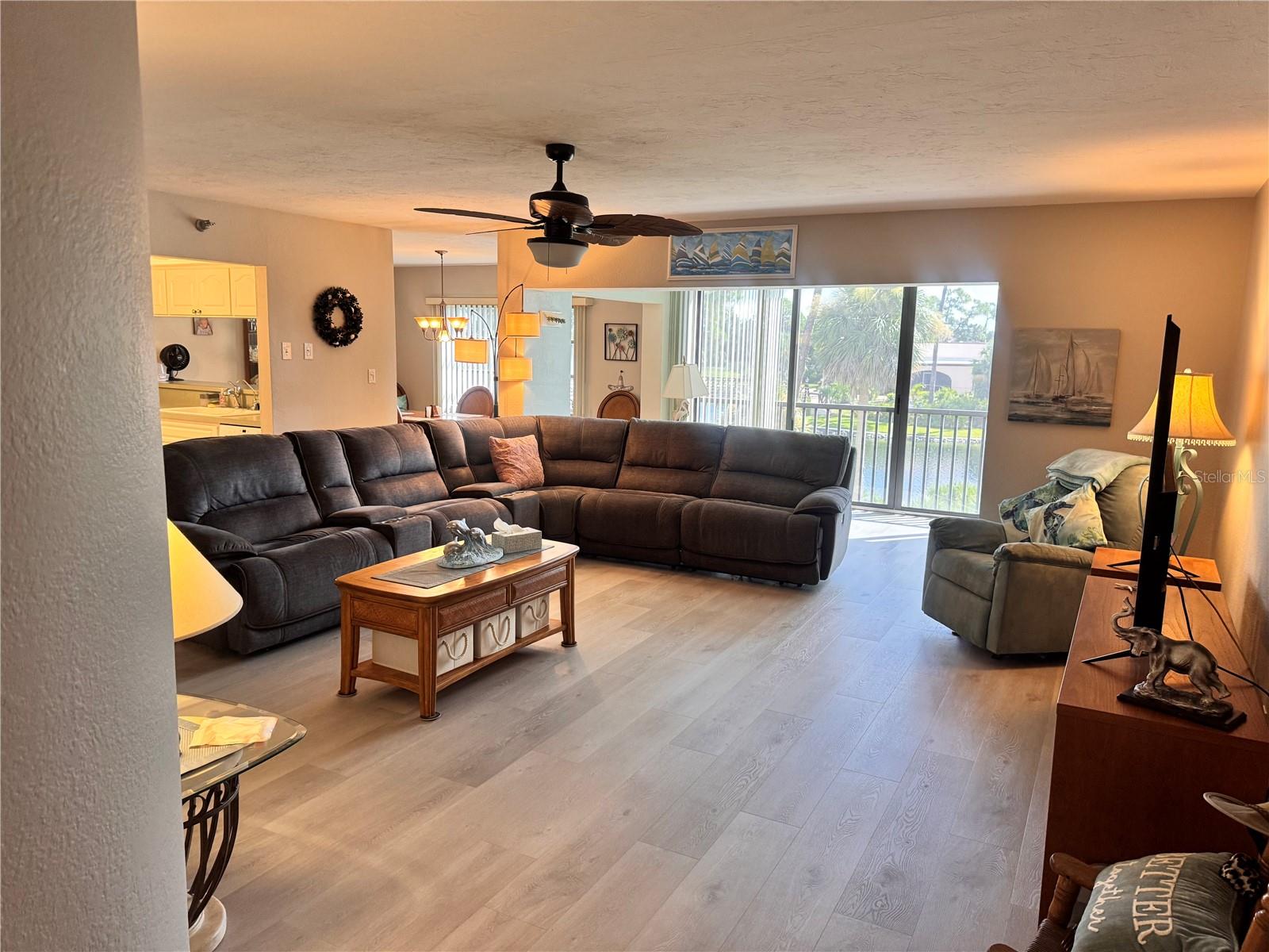 Image 4 of 44 For 23465 Harborview Road 824