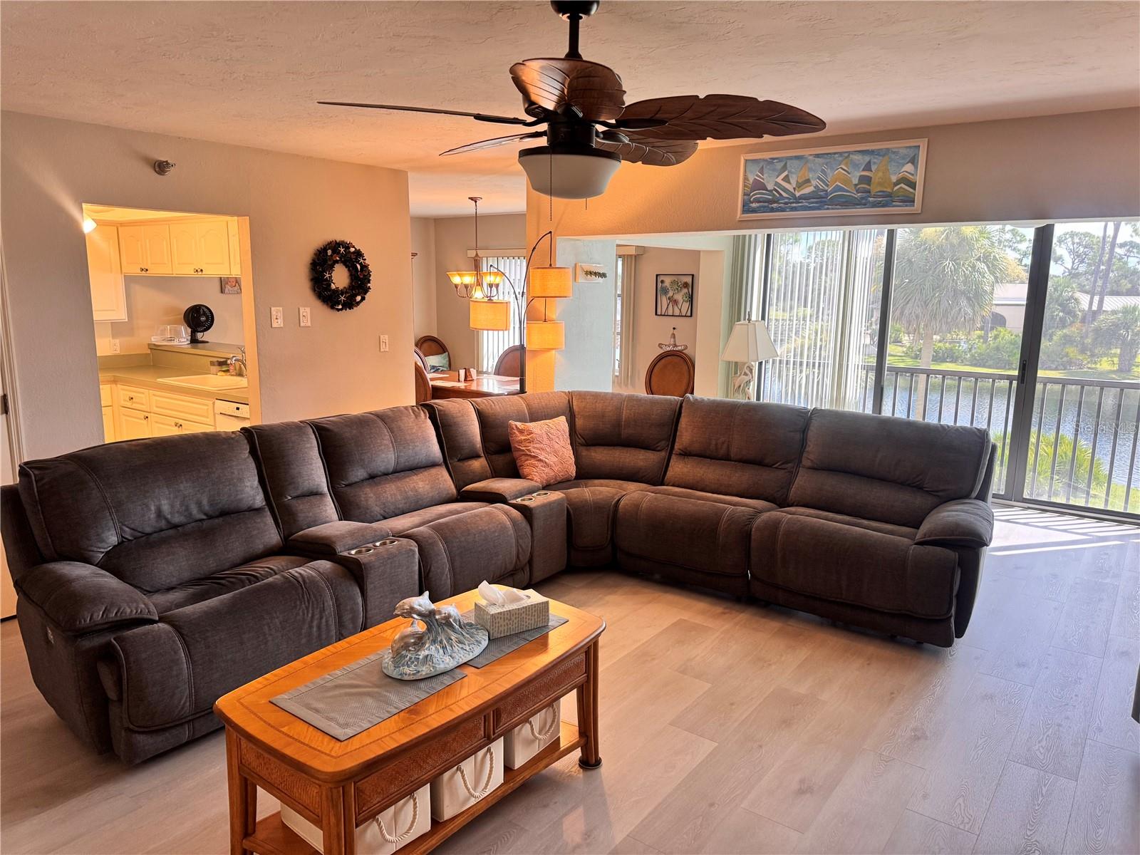 Image 5 of 44 For 23465 Harborview Road 824