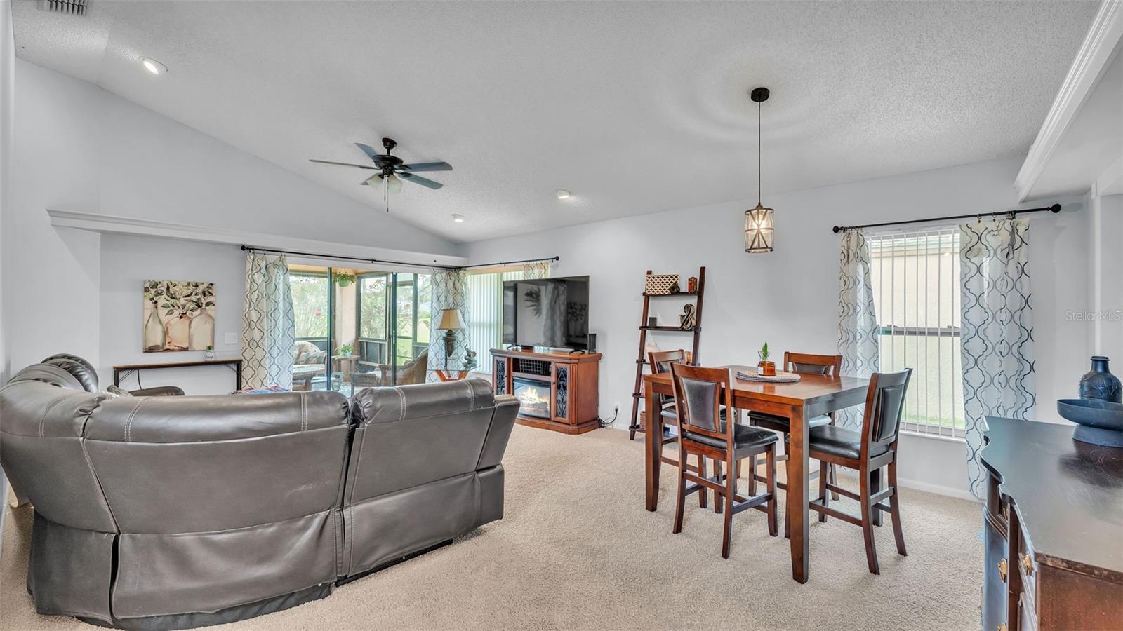 Image 7 of 33 For 3025 Silverado Terrace
