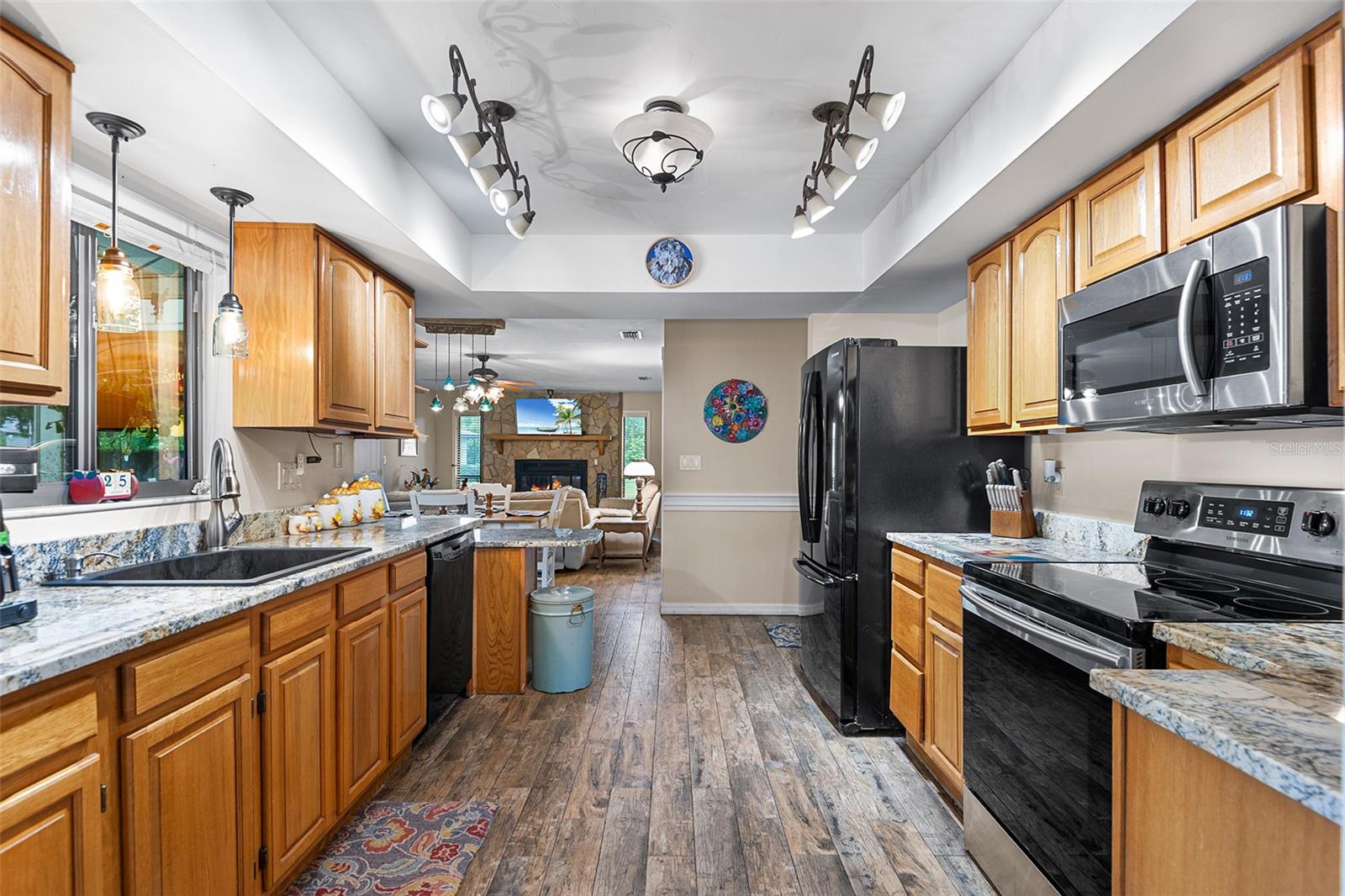 Image 10 of 43 For 204 Essary Street N