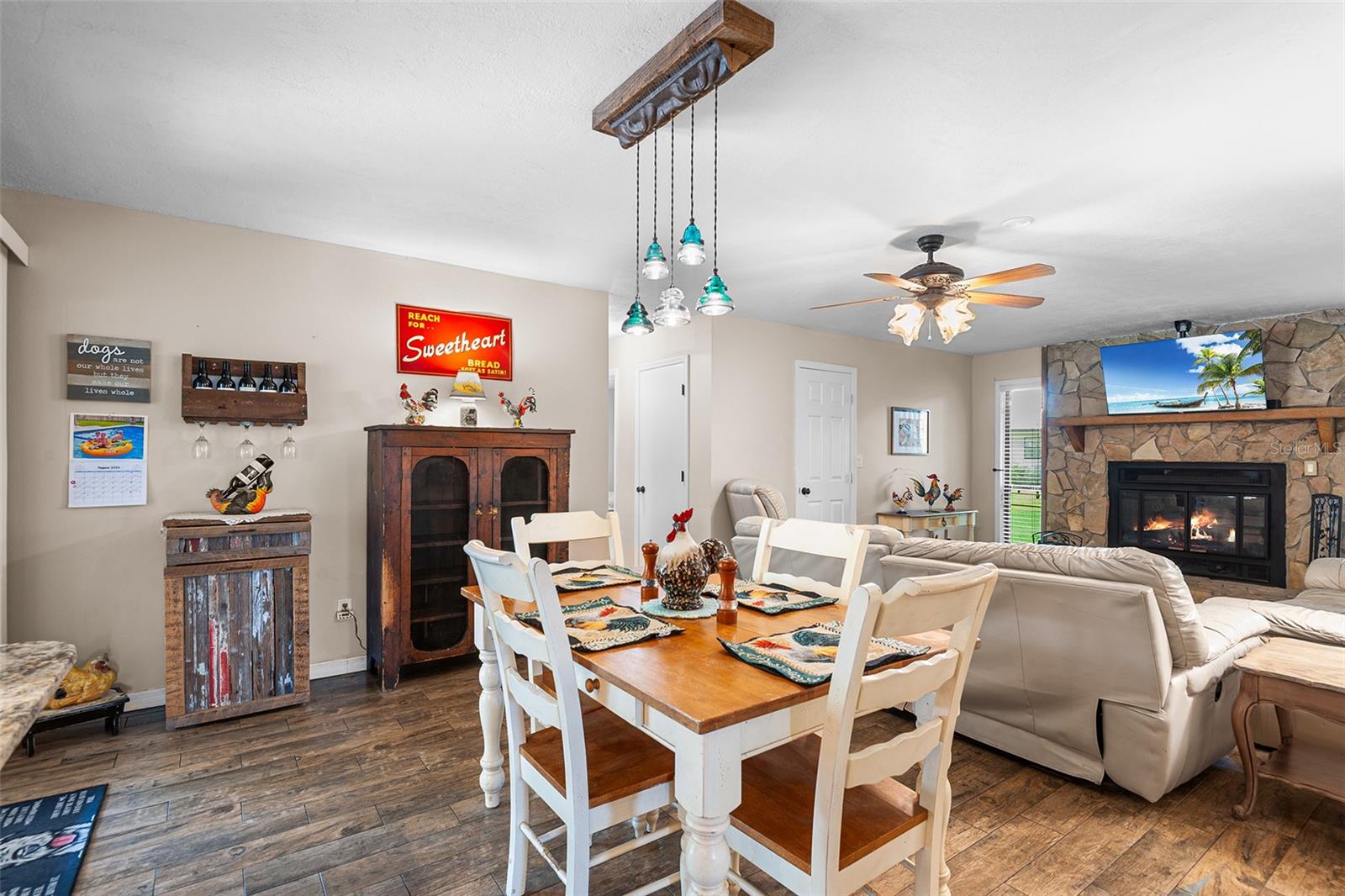 Image 11 of 43 For 204 Essary Street N