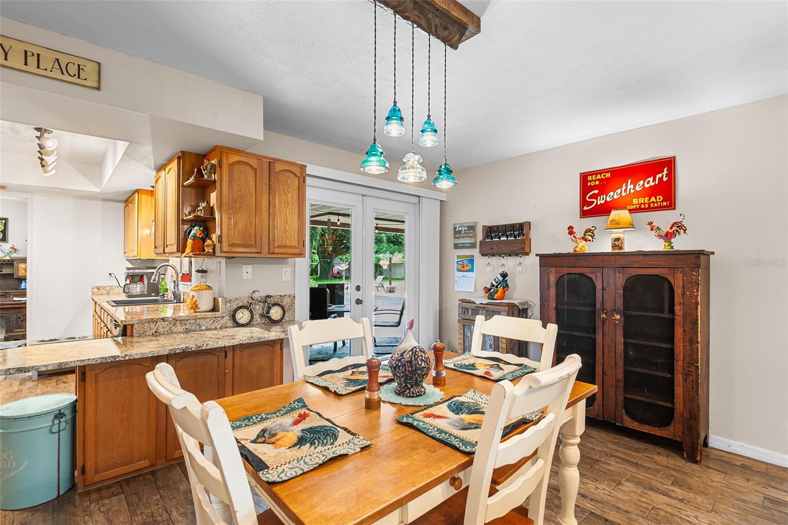 Image 12 of 43 For 204 Essary Street N