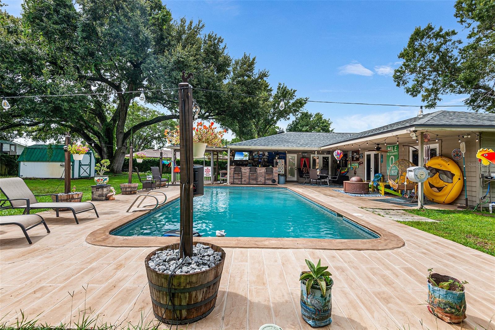 Image 34 of 43 For 204 Essary Street N