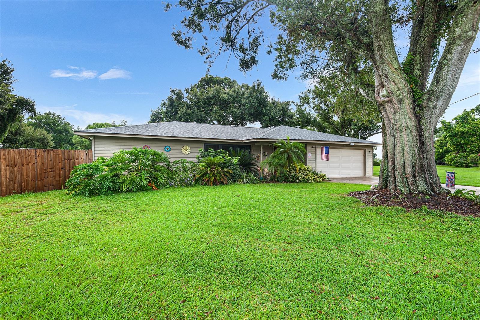 Image 37 of 43 For 204 Essary Street N