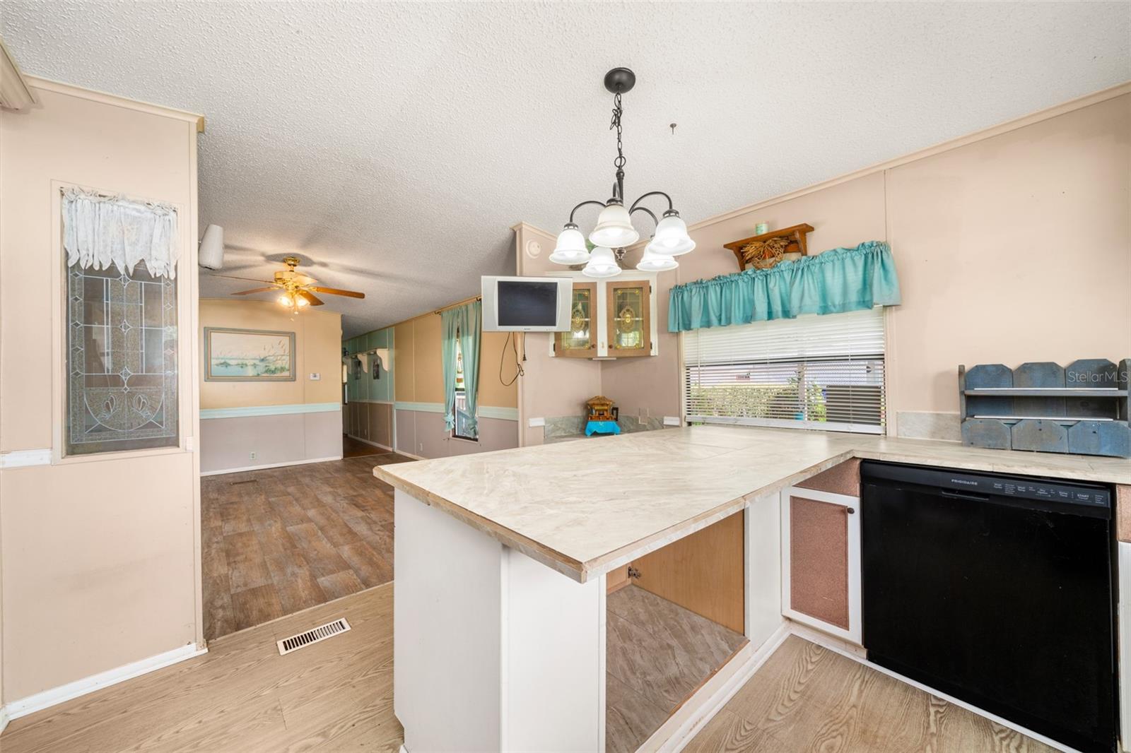 Image 10 of 42 For 1145 Blue Jay Road