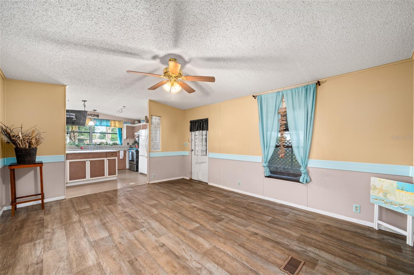 Image 2 of 42 For 1145 Blue Jay Road