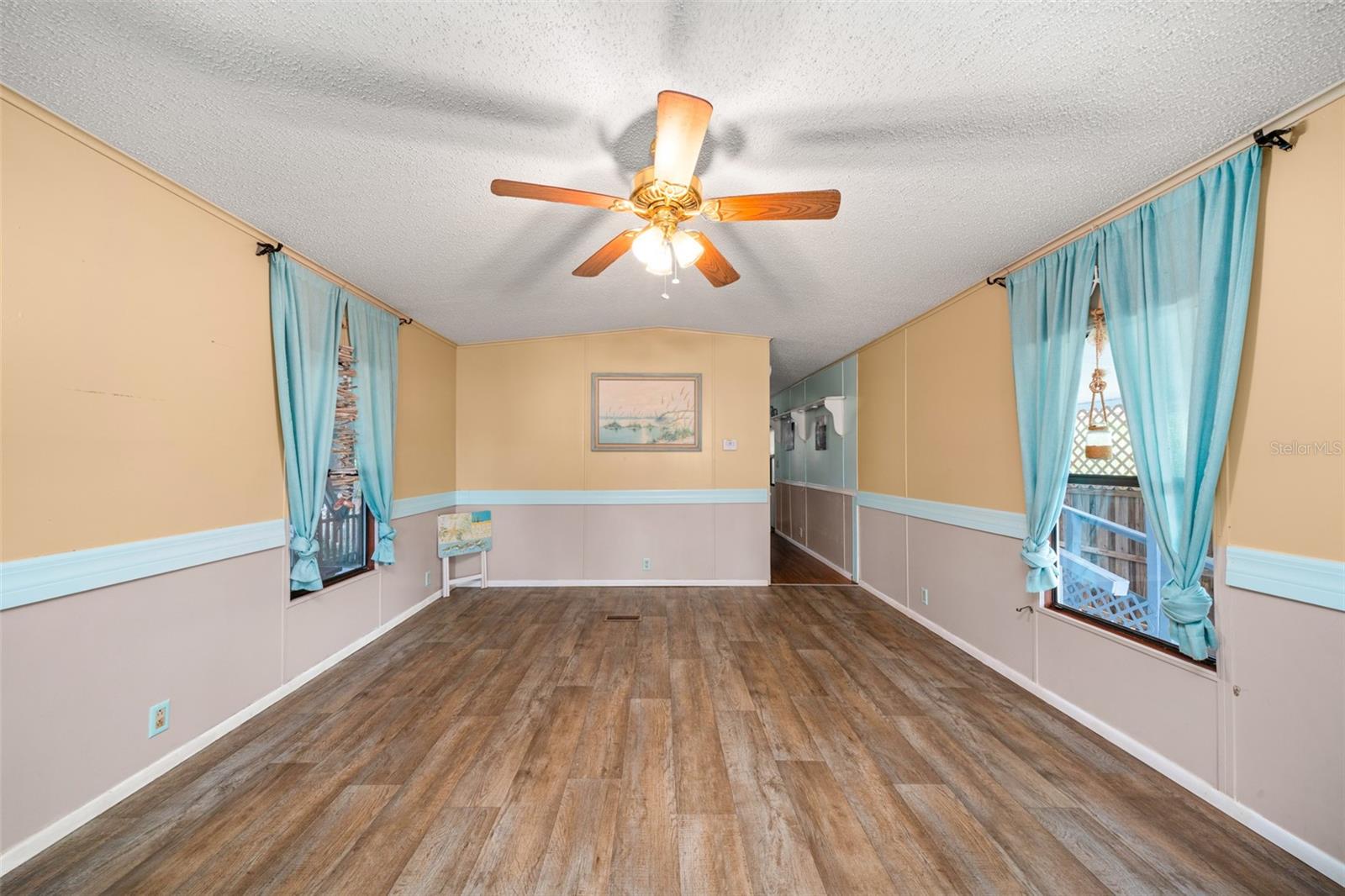 Image 3 of 42 For 1145 Blue Jay Road