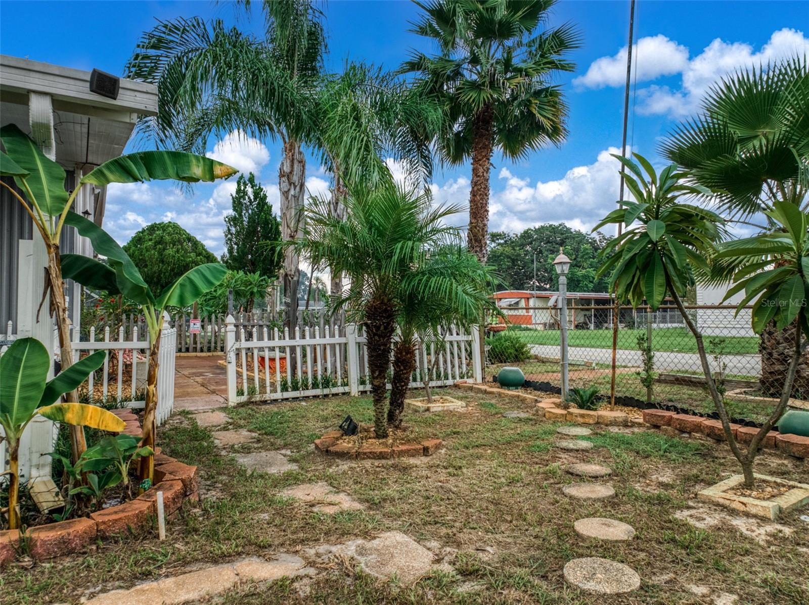 Image 33 of 42 For 1145 Blue Jay Road