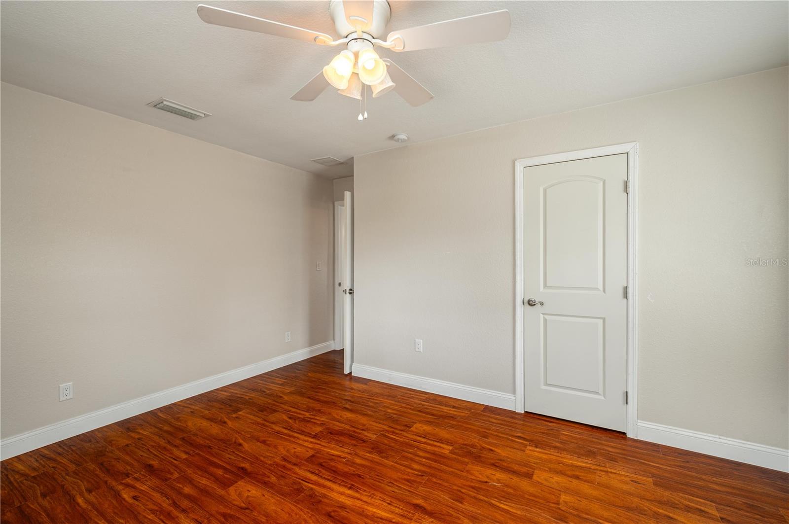 Image 15 of 22 For 10 Pine Street