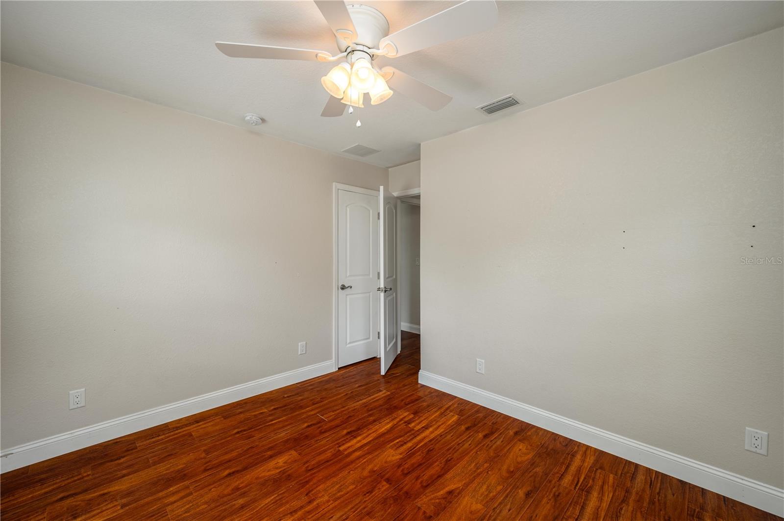 Image 19 of 22 For 10 Pine Street