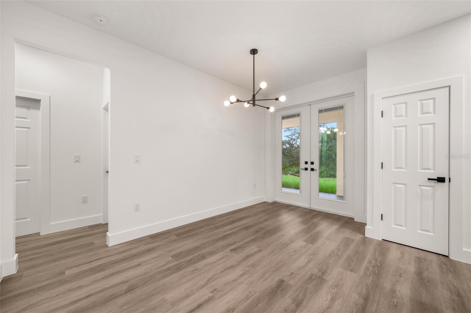 Image 11 of 48 For 1501 Mitchell Drive