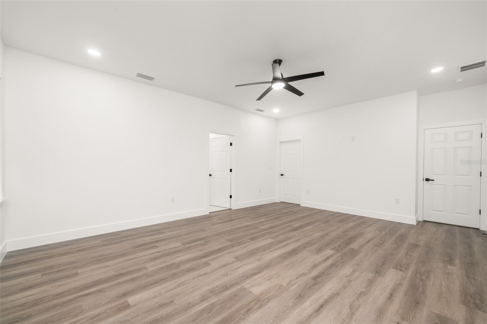 Image 14 of 48 For 1501 Mitchell Drive