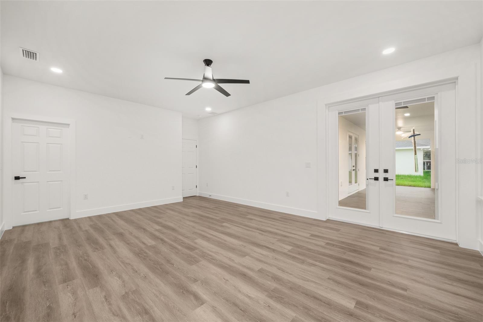 Image 15 of 48 For 1501 Mitchell Drive
