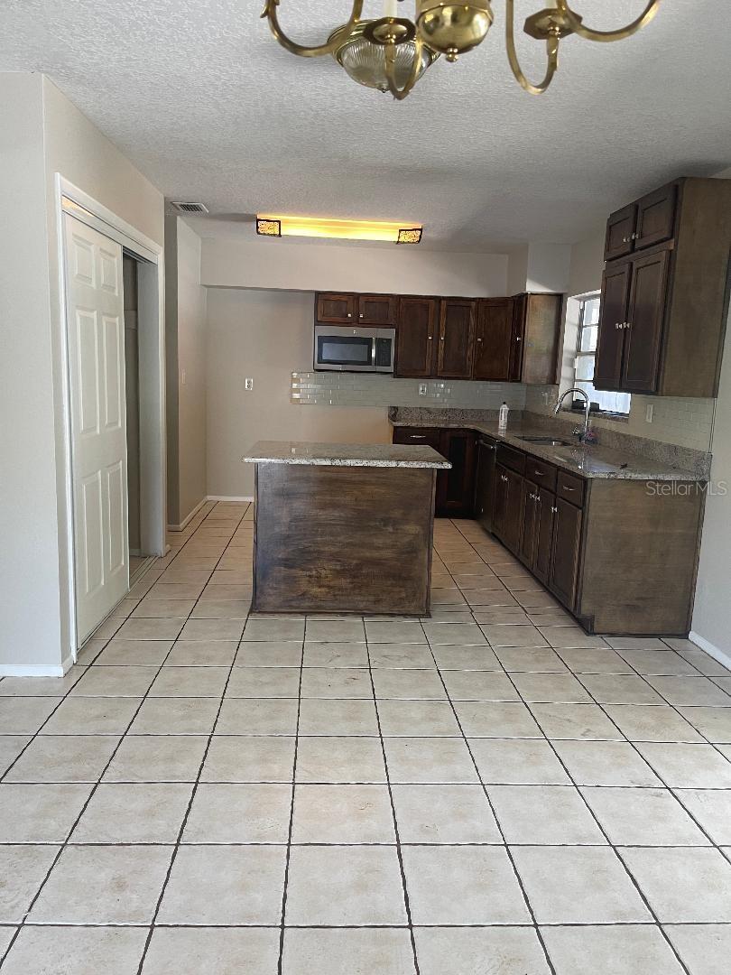 Image 6 of 12 For 1505 Avenue F Ne