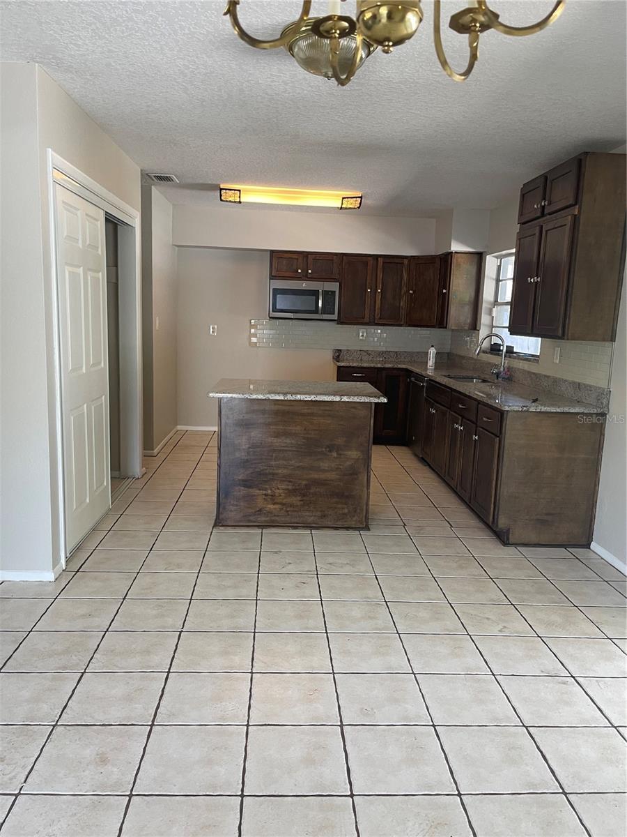 Image 7 of 12 For 1505 Avenue F Ne