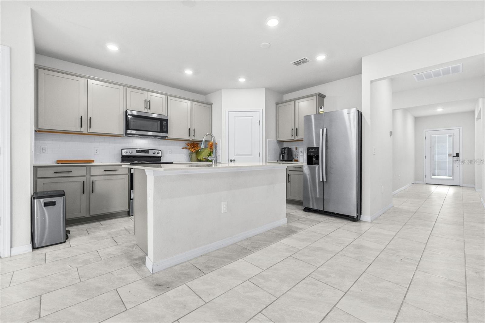 Image 7 of 26 For 1050 Michelangelo Lane