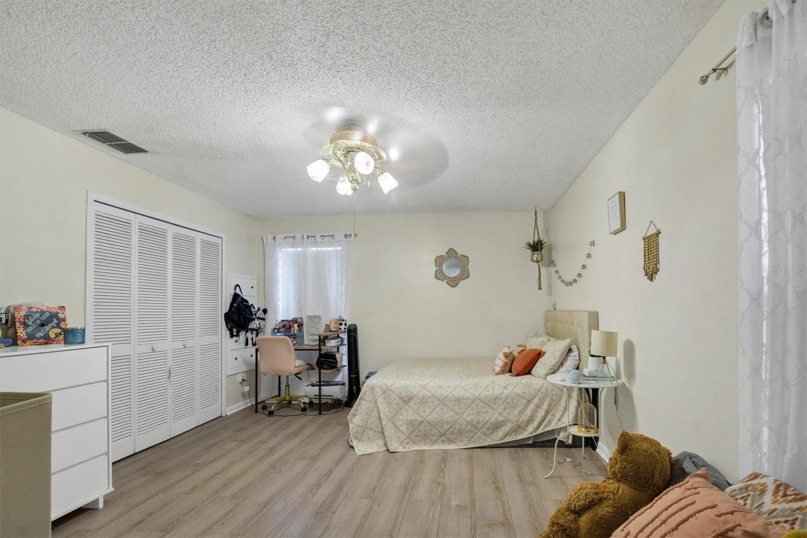 Image 17 of 29 For 1806 Columbia Drive