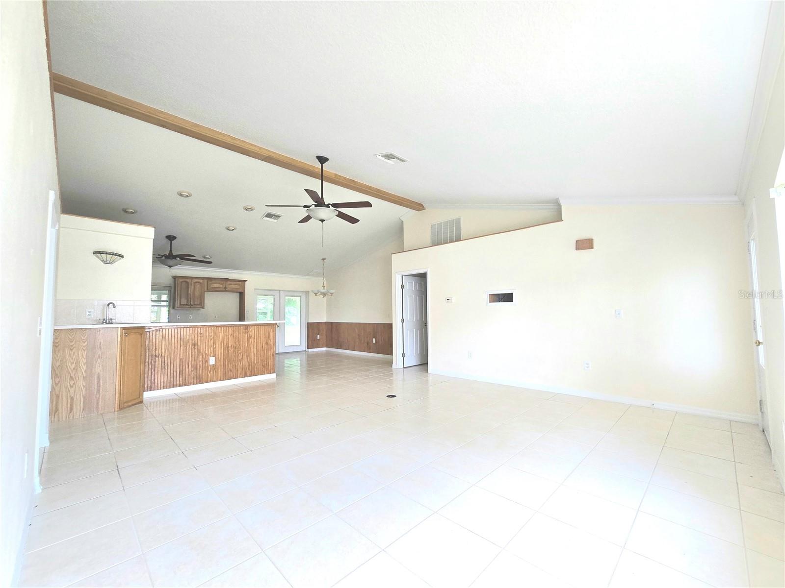 Image 5 of 38 For 820 Shamrock Drive