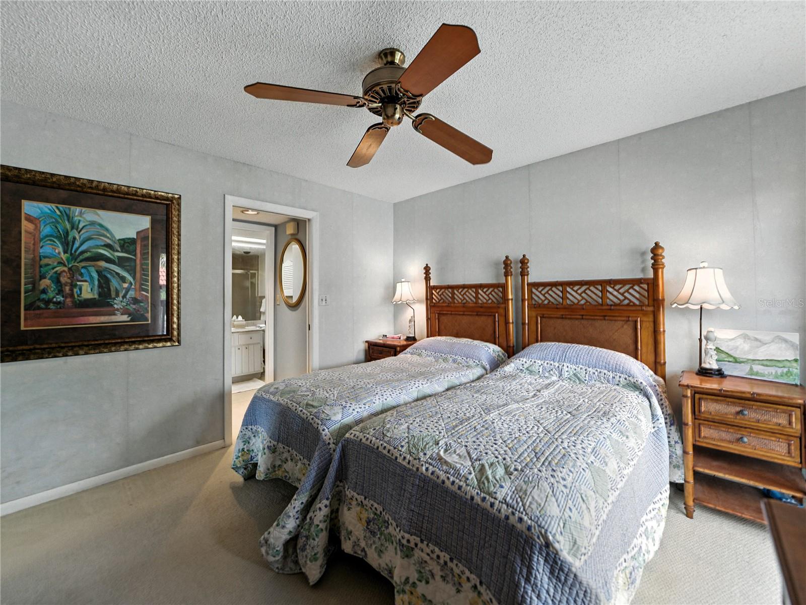Image 32 of 49 For 9201 Village Drive I-21