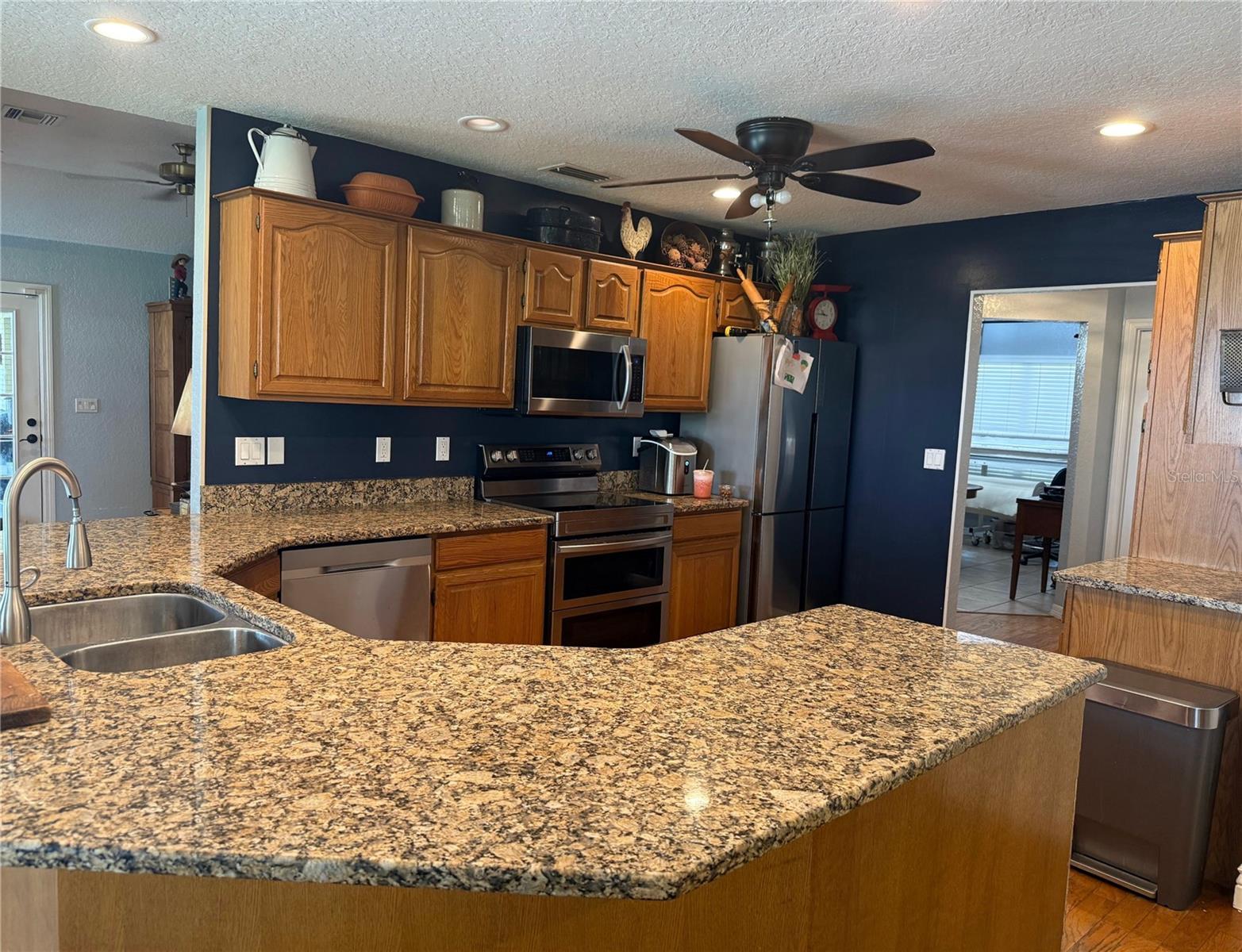 Image 3 of 13 For 510 Edgewood Drive N
