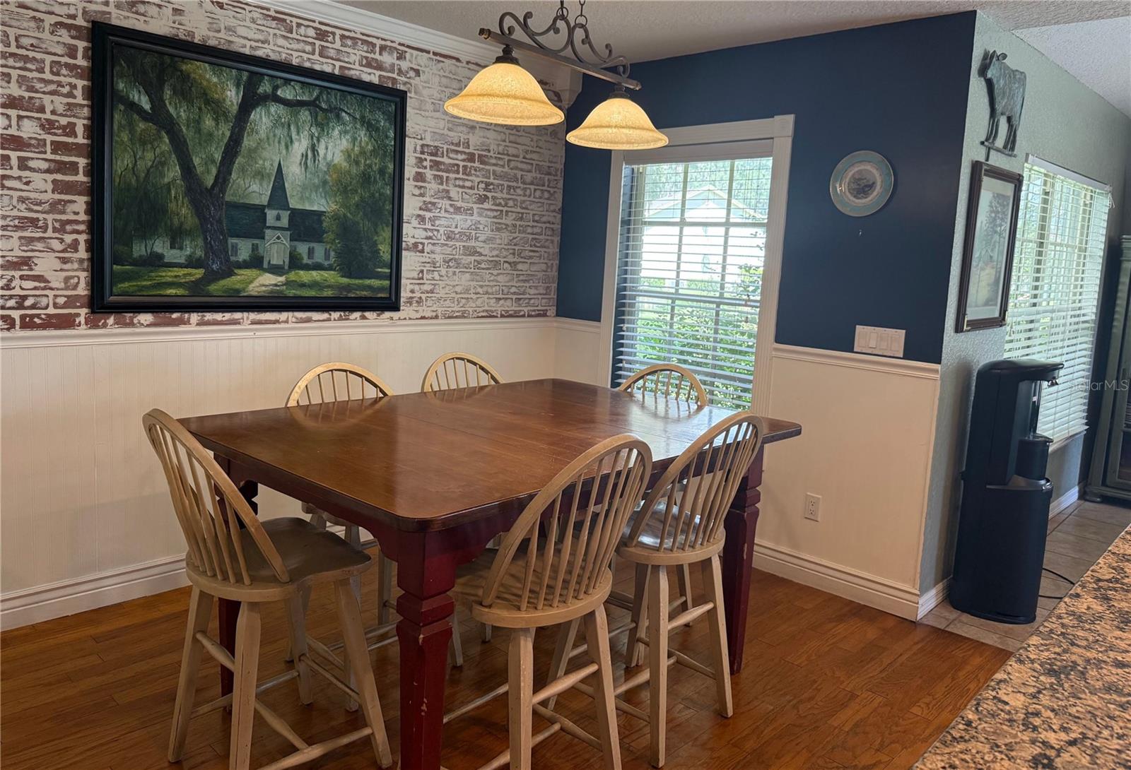 Image 6 of 13 For 510 Edgewood Drive N