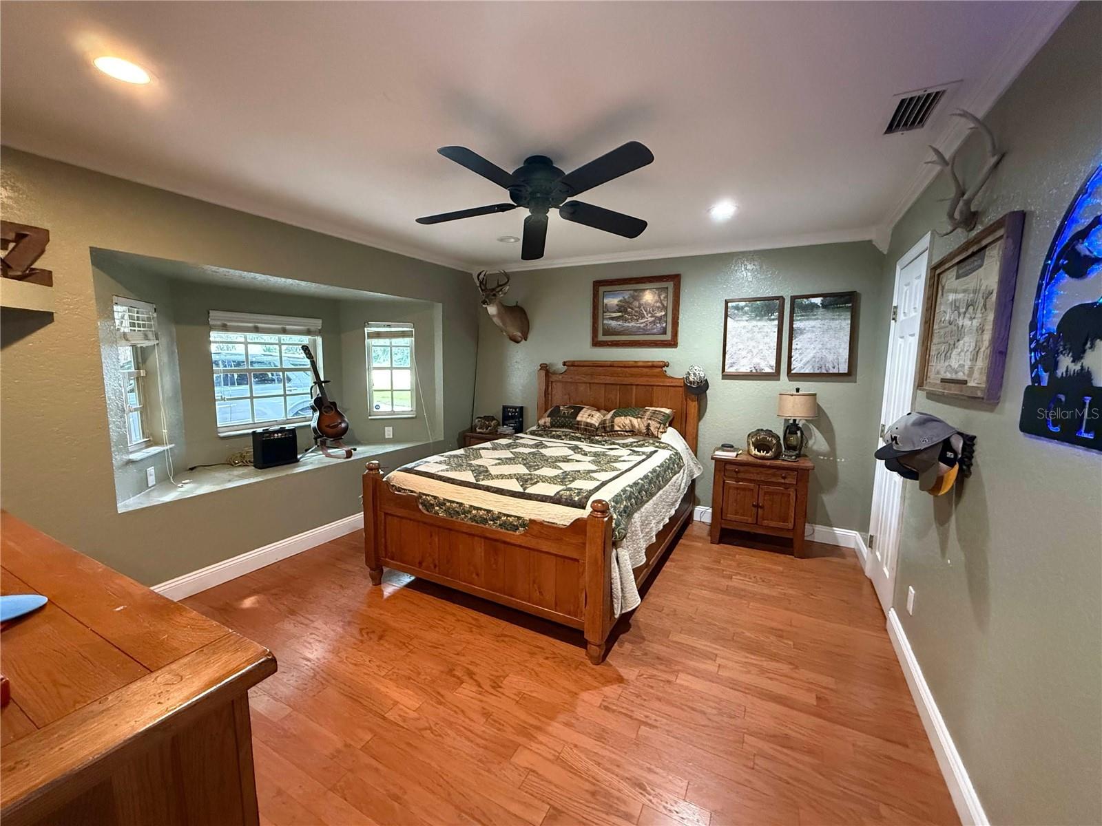 Image 8 of 13 For 510 Edgewood Drive N