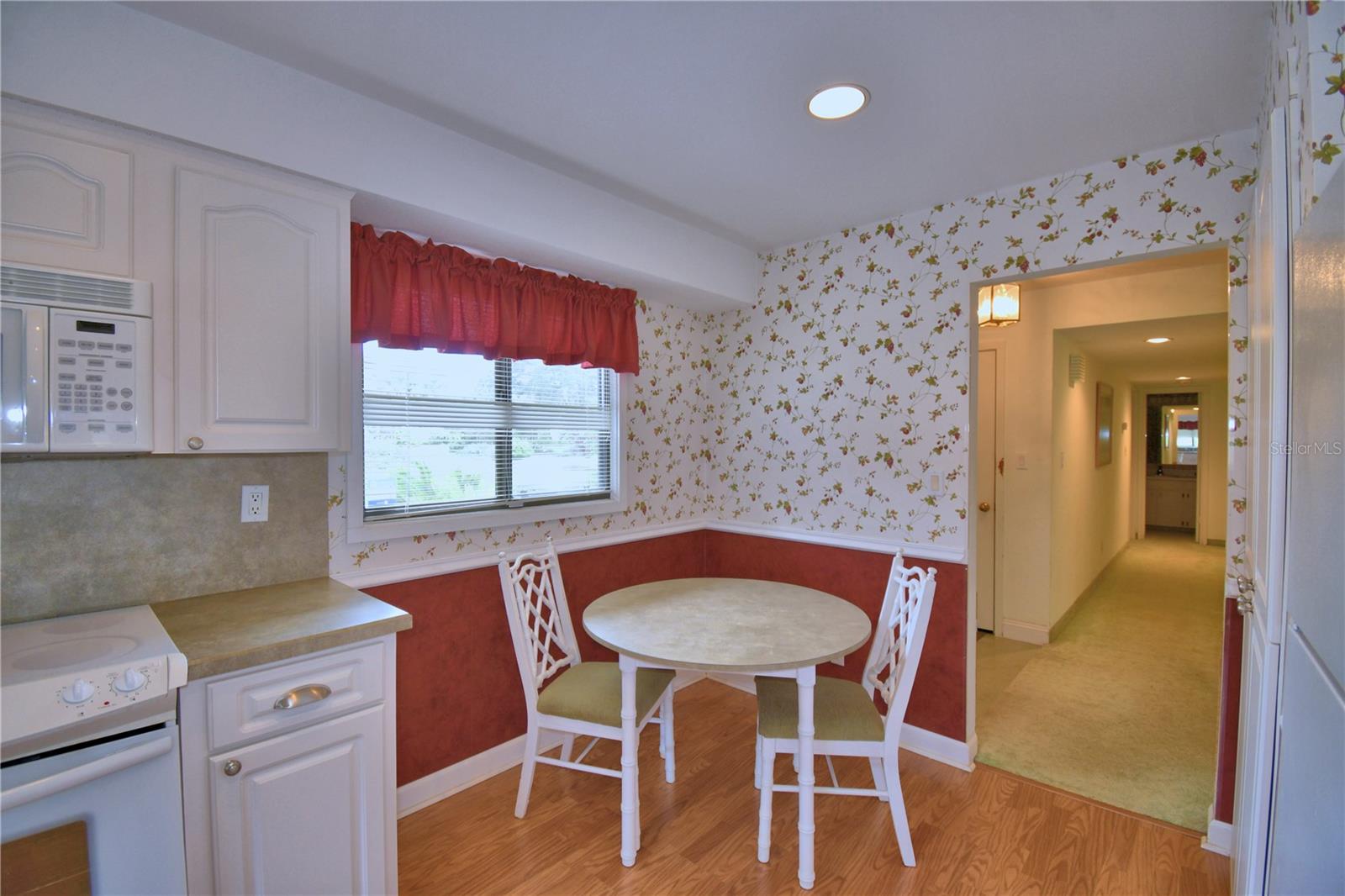 Image 12 of 74 For 118 Canterbury Drive