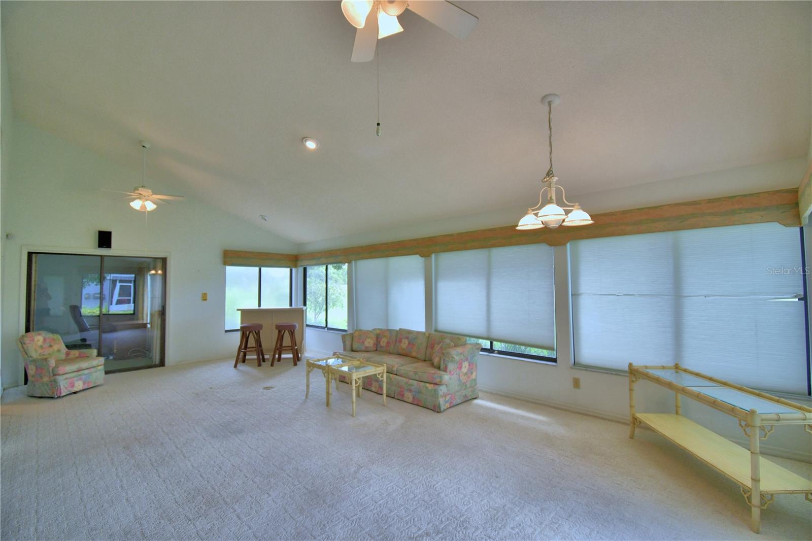Image 36 of 74 For 118 Canterbury Drive