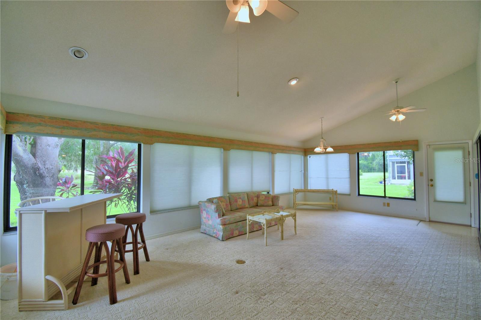 Image 37 of 74 For 118 Canterbury Drive