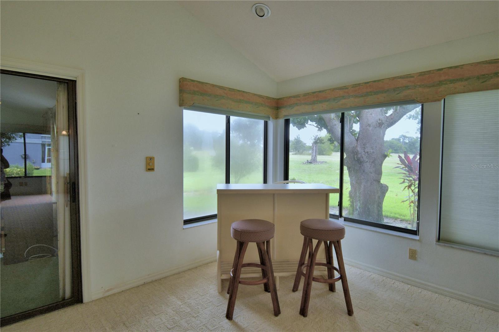 Image 38 of 74 For 118 Canterbury Drive