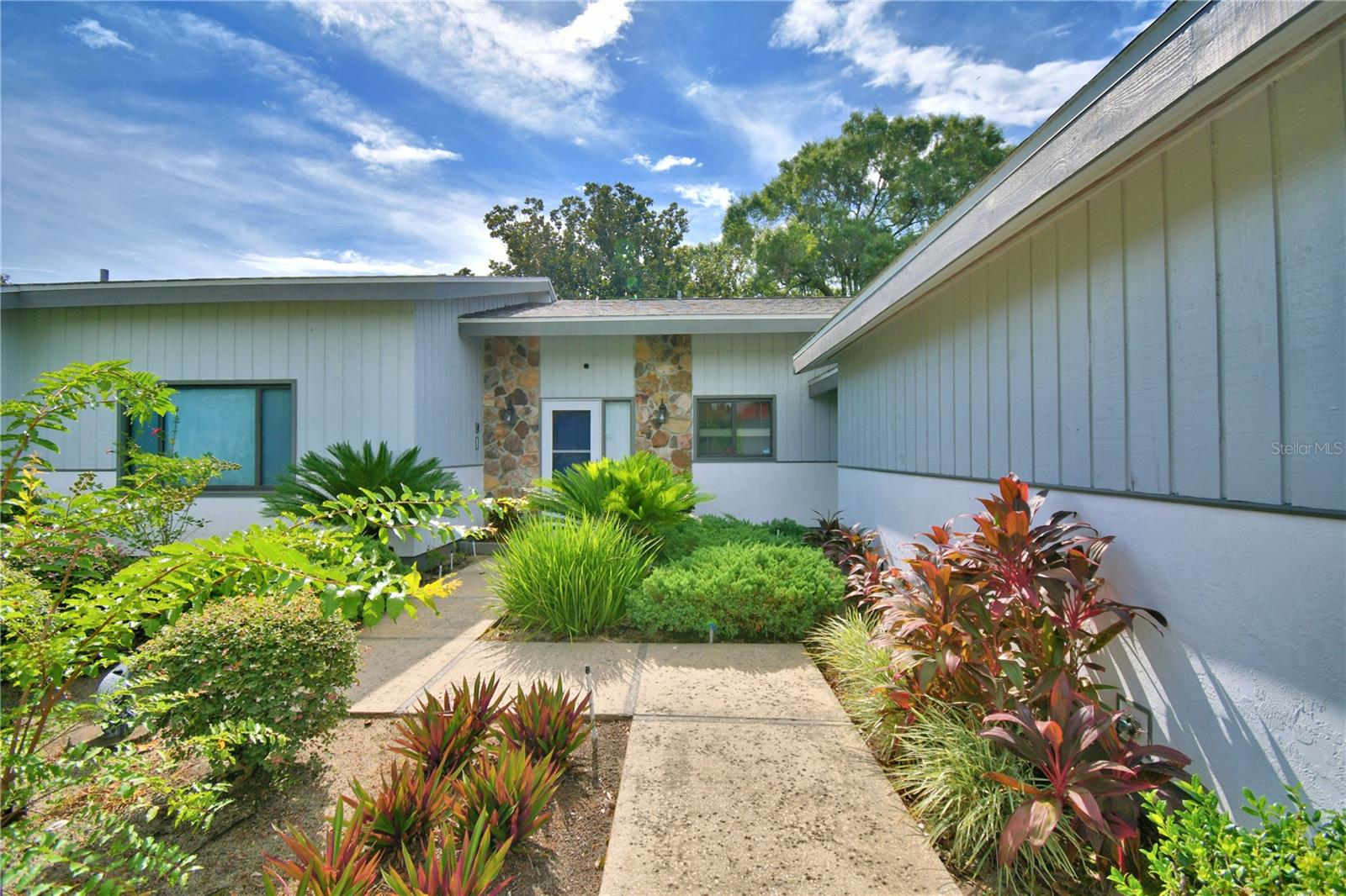 Image 6 of 74 For 118 Canterbury Drive
