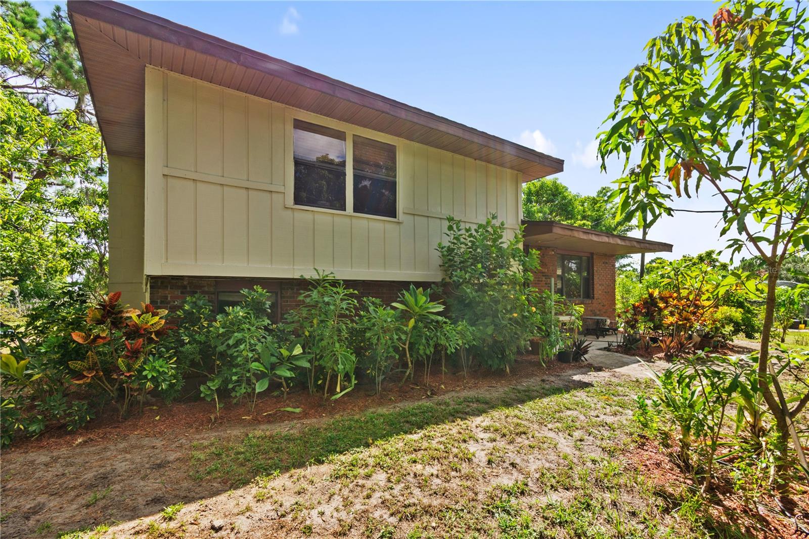 Image 20 of 58 For 1360 Collany Lane