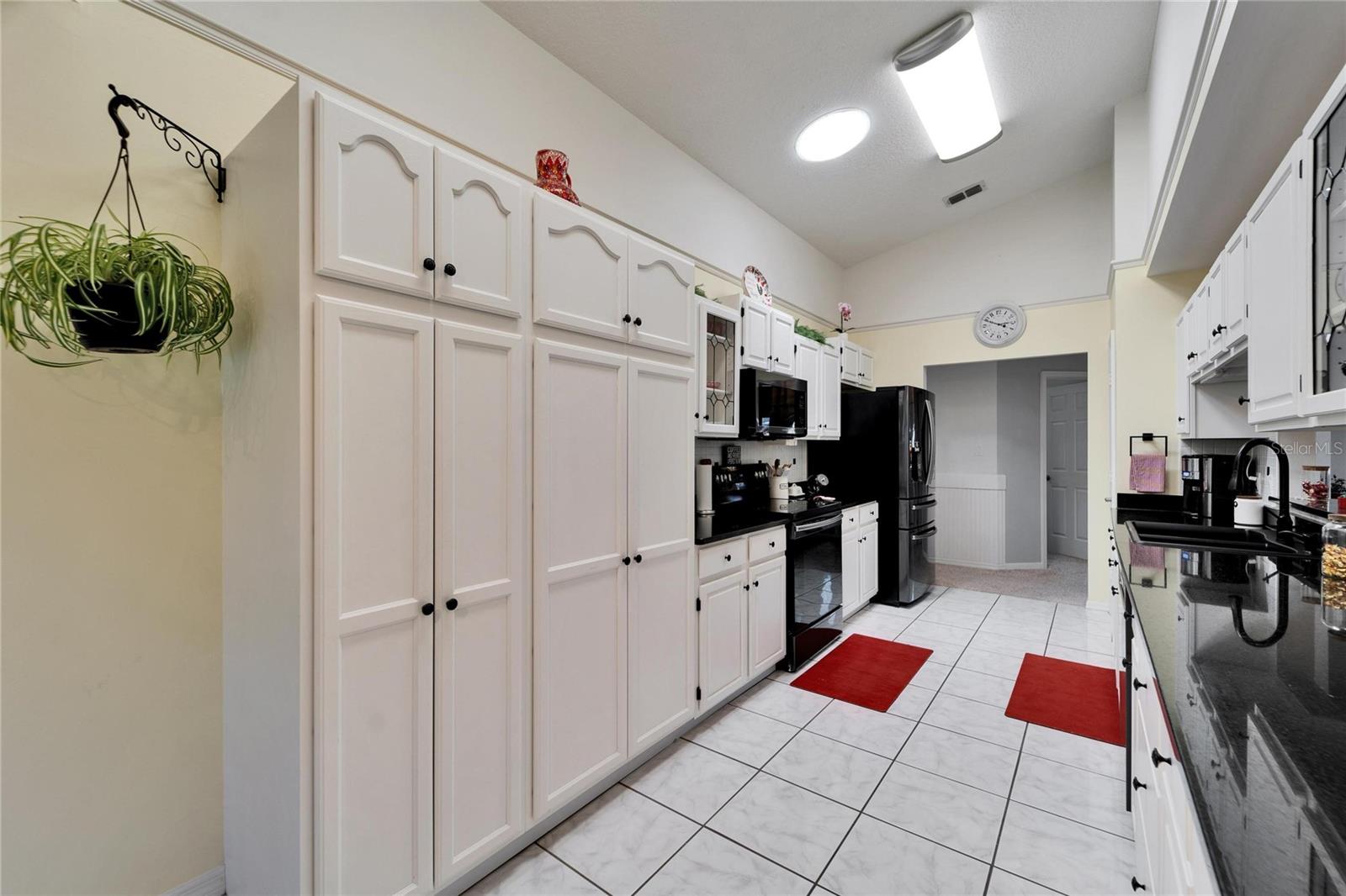 Image 18 of 90 For 6059 Condor Drive