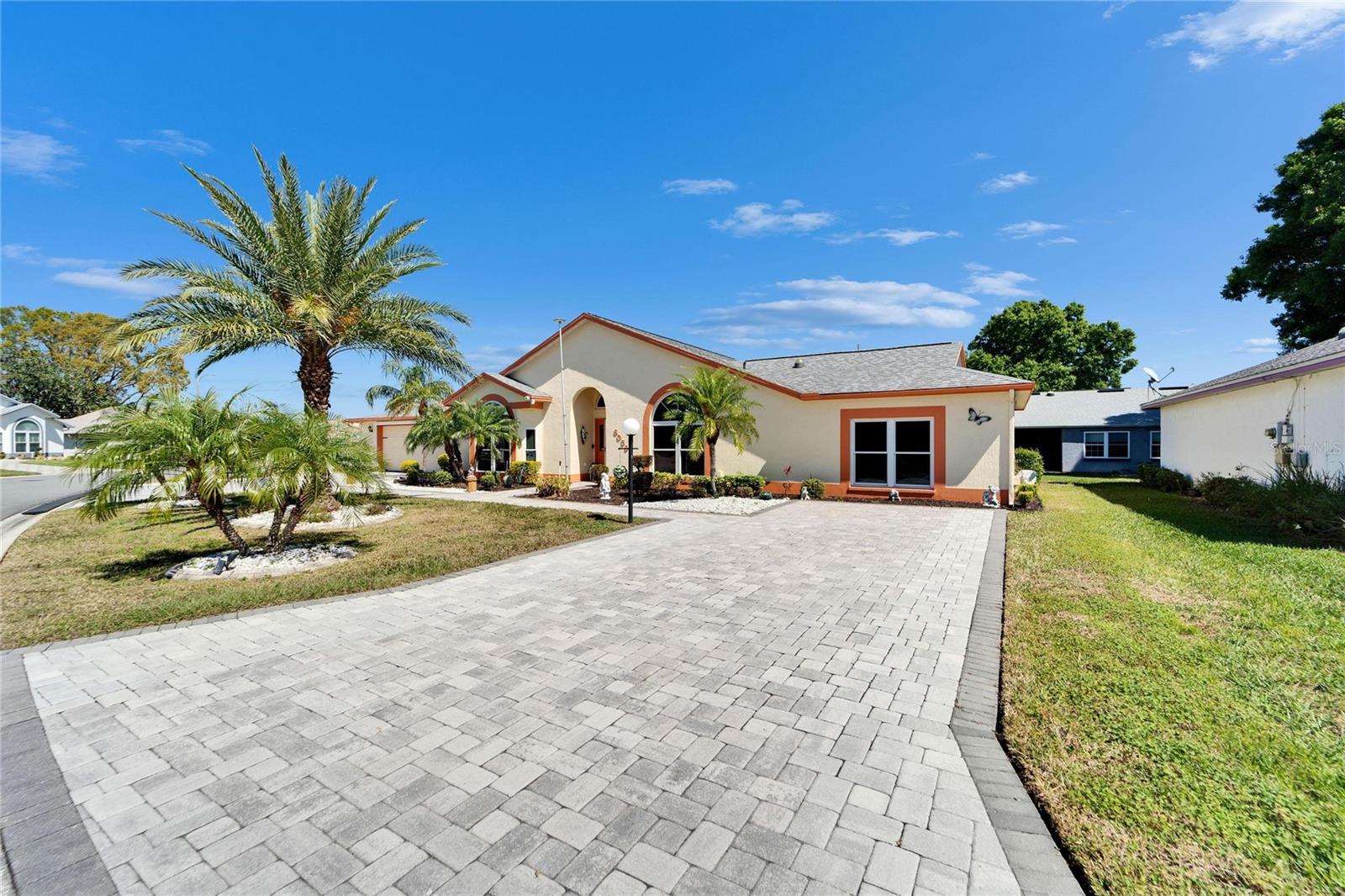 Image 4 of 90 For 6059 Condor Drive
