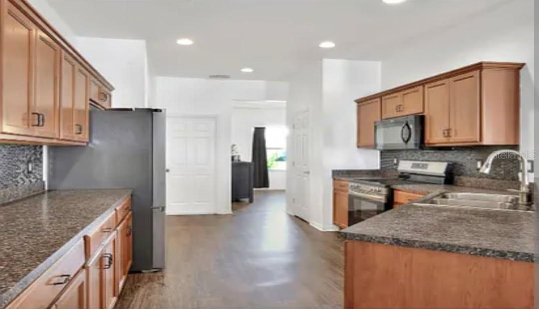 Image 2 of 20 For 1561 Shorewood Drive