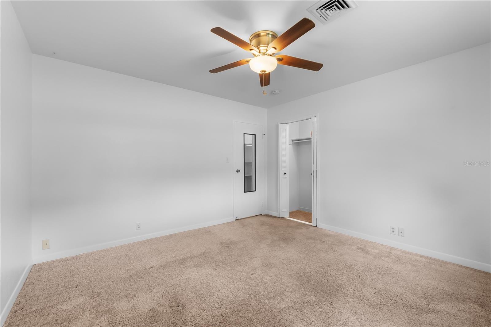 Image 15 of 37 For 119 14th Street Se