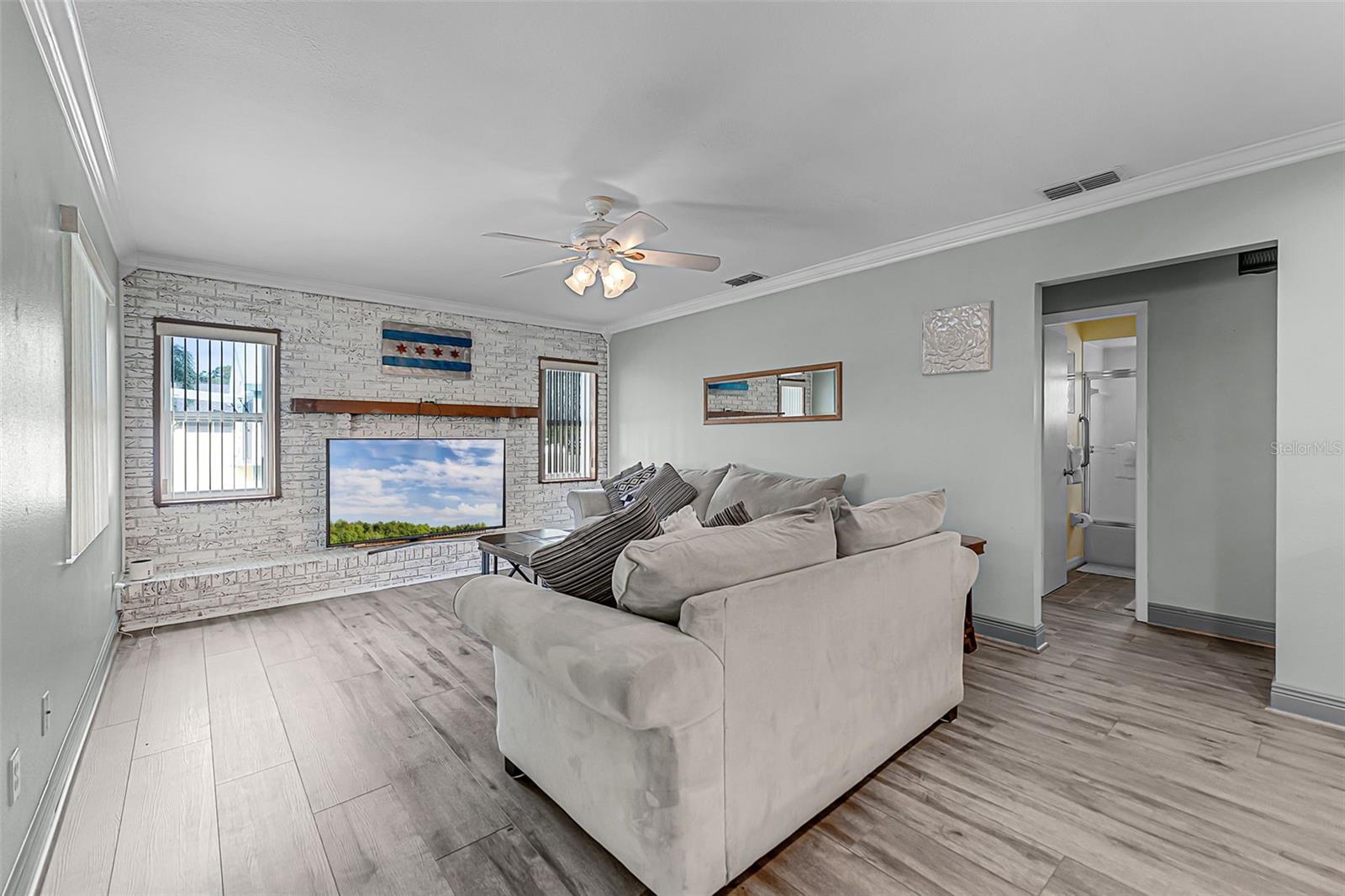 Image 14 of 39 For 4805 Oak Acres Drive