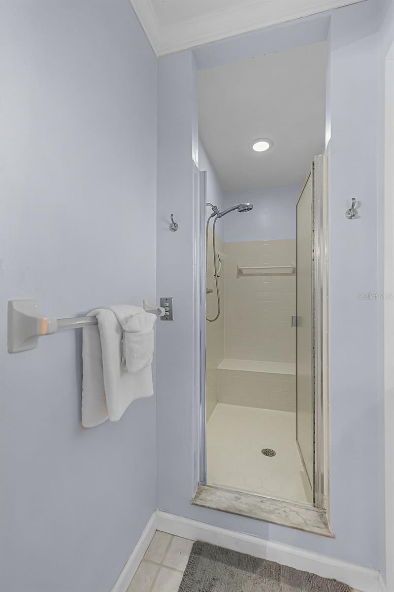 Image 19 of 39 For 4805 Oak Acres Drive