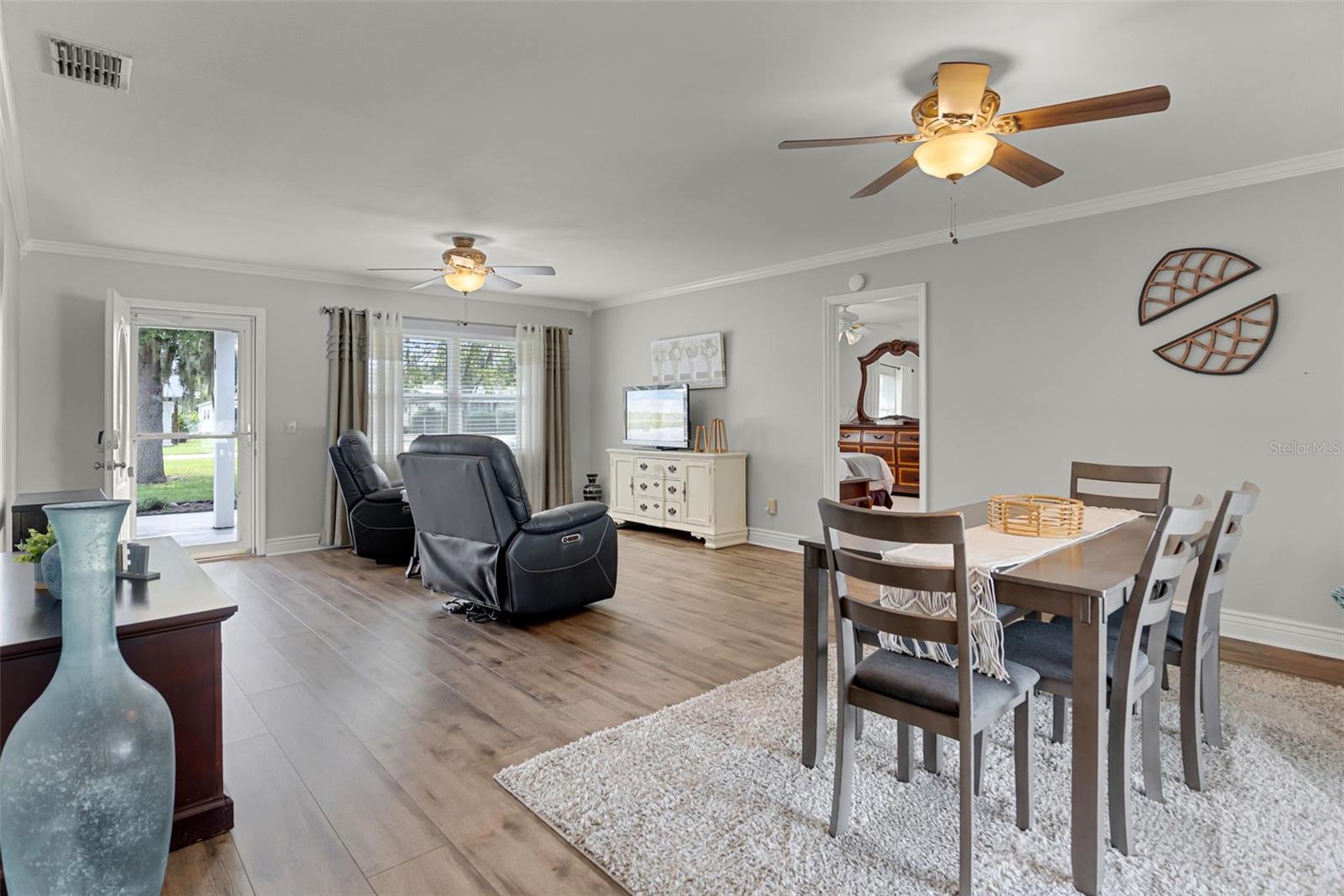 Image 7 of 39 For 4805 Oak Acres Drive