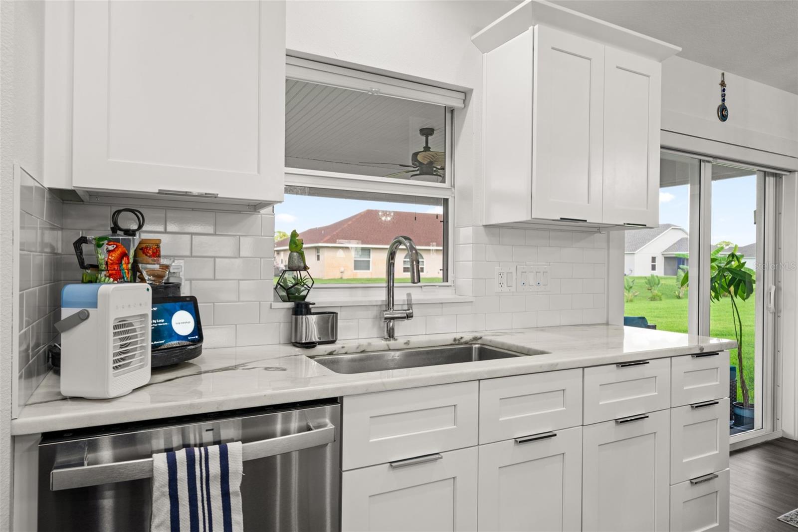 Image 11 of 49 For 5810 Columbus Boulevard