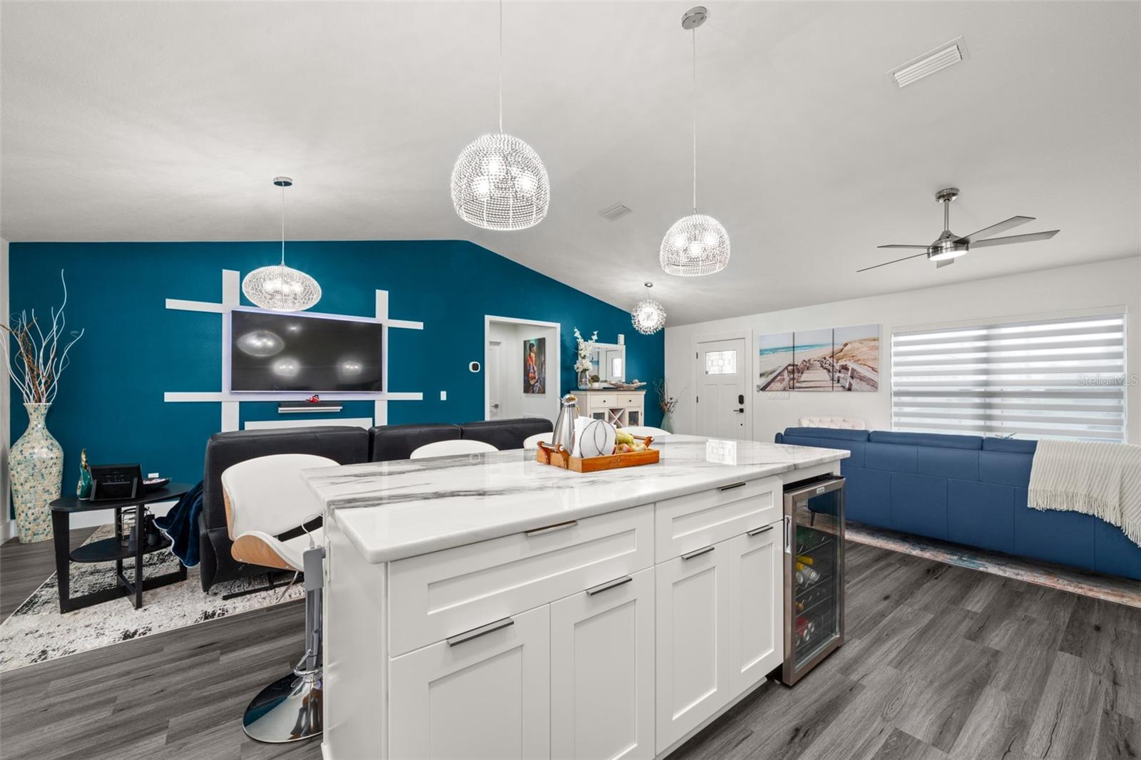 Image 12 of 49 For 5810 Columbus Boulevard