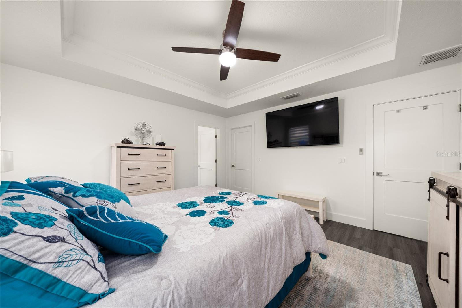 Image 15 of 49 For 5810 Columbus Boulevard