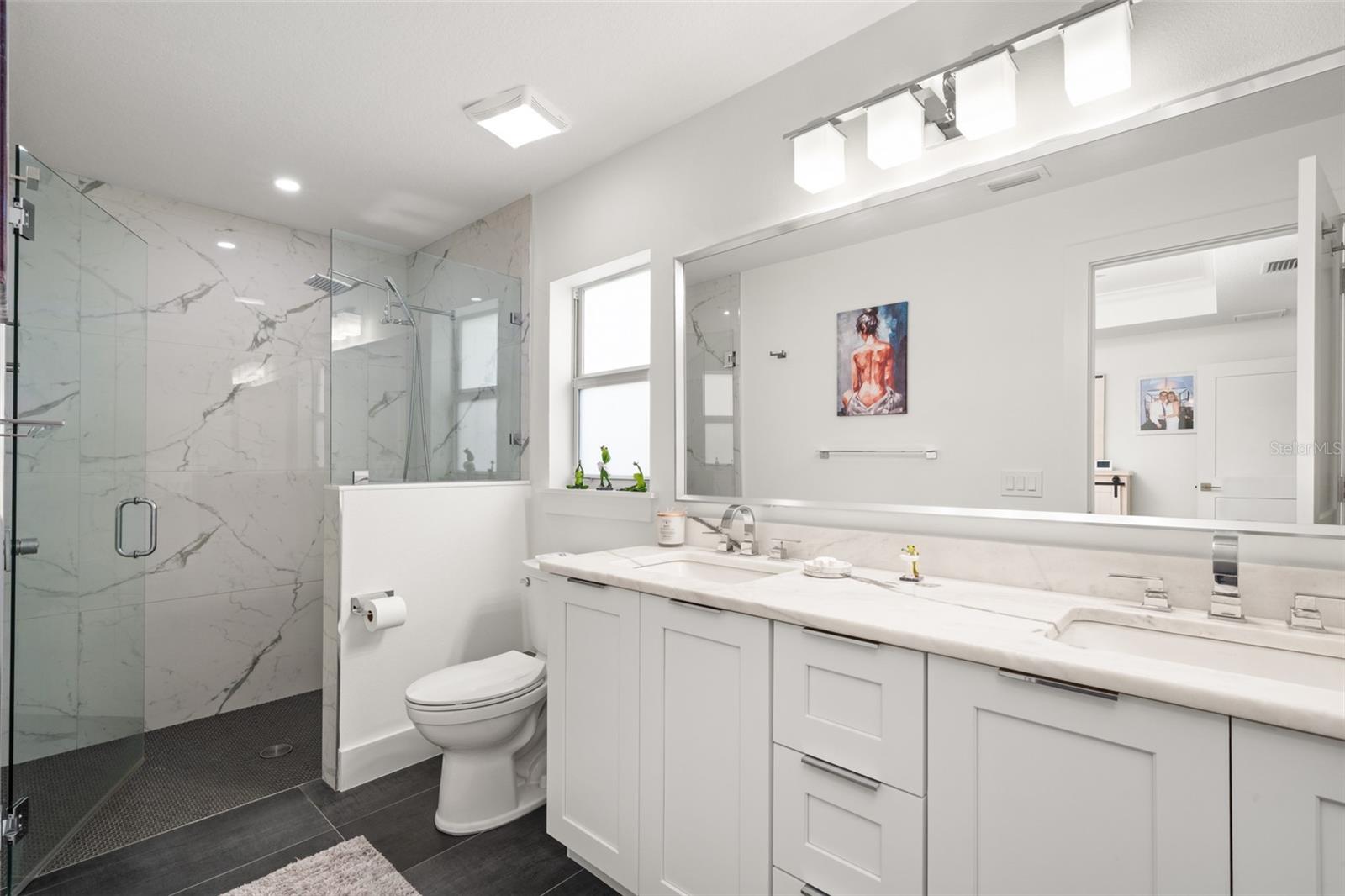 Image 18 of 49 For 5810 Columbus Boulevard