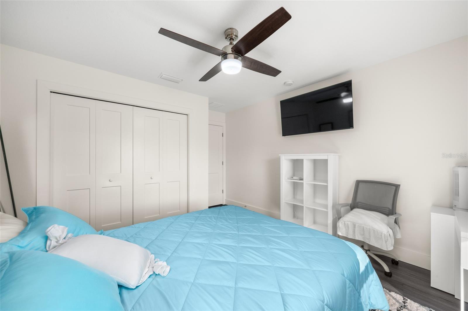 Image 23 of 49 For 5810 Columbus Boulevard