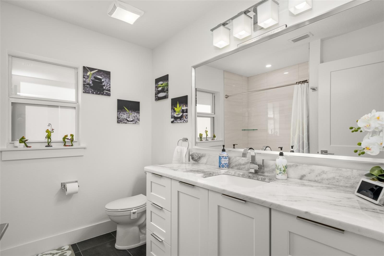 Image 25 of 49 For 5810 Columbus Boulevard