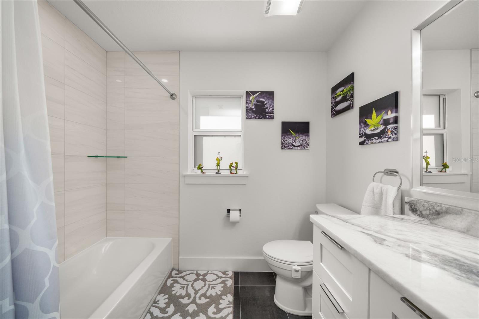 Image 26 of 49 For 5810 Columbus Boulevard