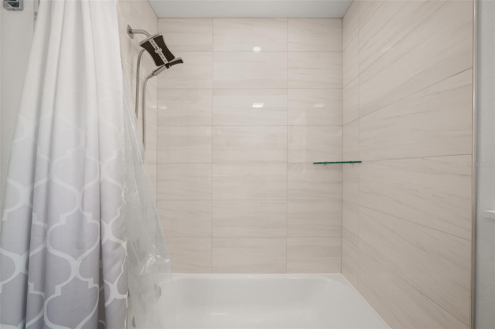 Image 27 of 49 For 5810 Columbus Boulevard